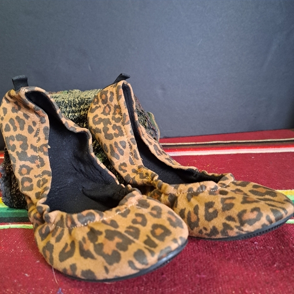 American Eagle Women's 8.5 Leopard Print Flats - Picture 1 of 7